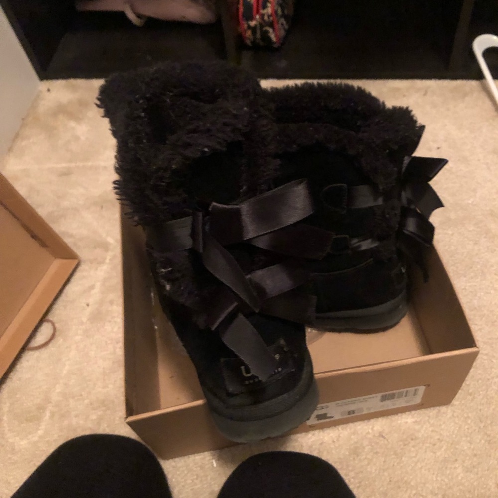 Black bailey bows